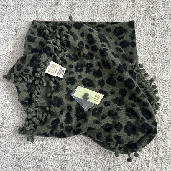 Boo Gemes Cashmere Pom Pom Printed Wrap In Camo Animal - Picture 3 of 5